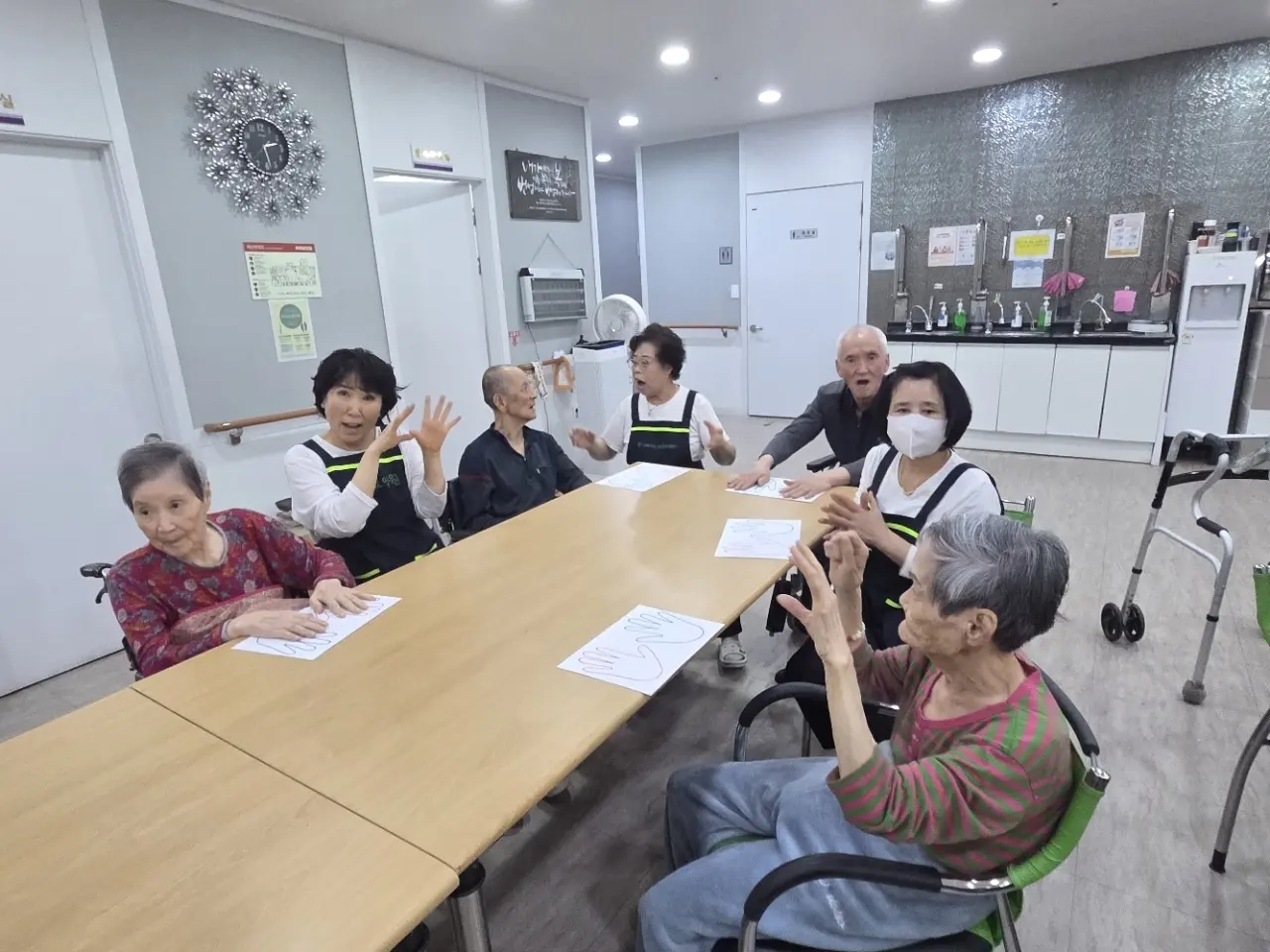 축복요양원 음악프로그램 활동 사진 10