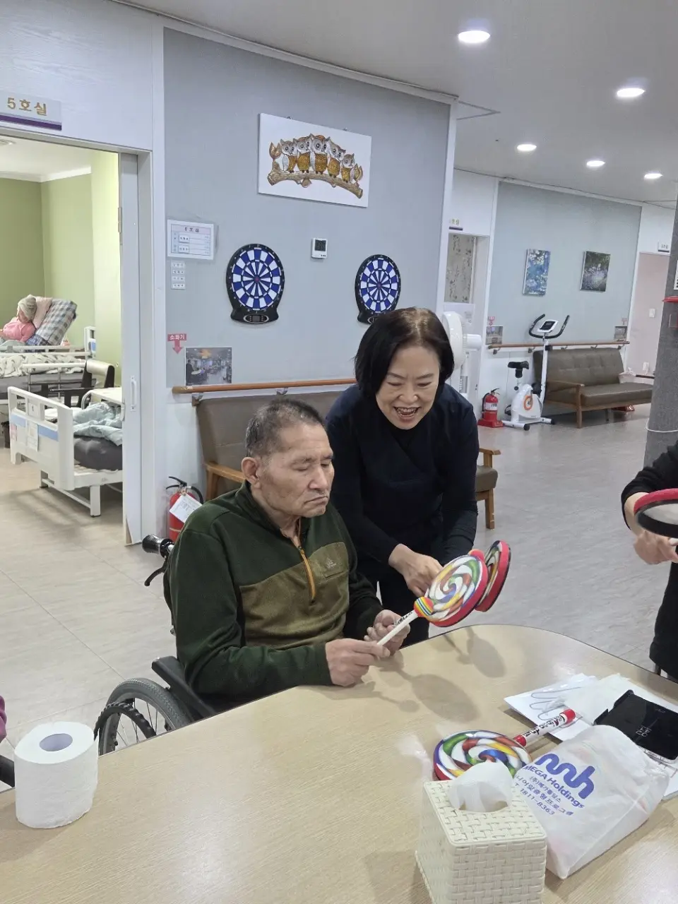 축복요양원 음악프로그램 활동 사진 2