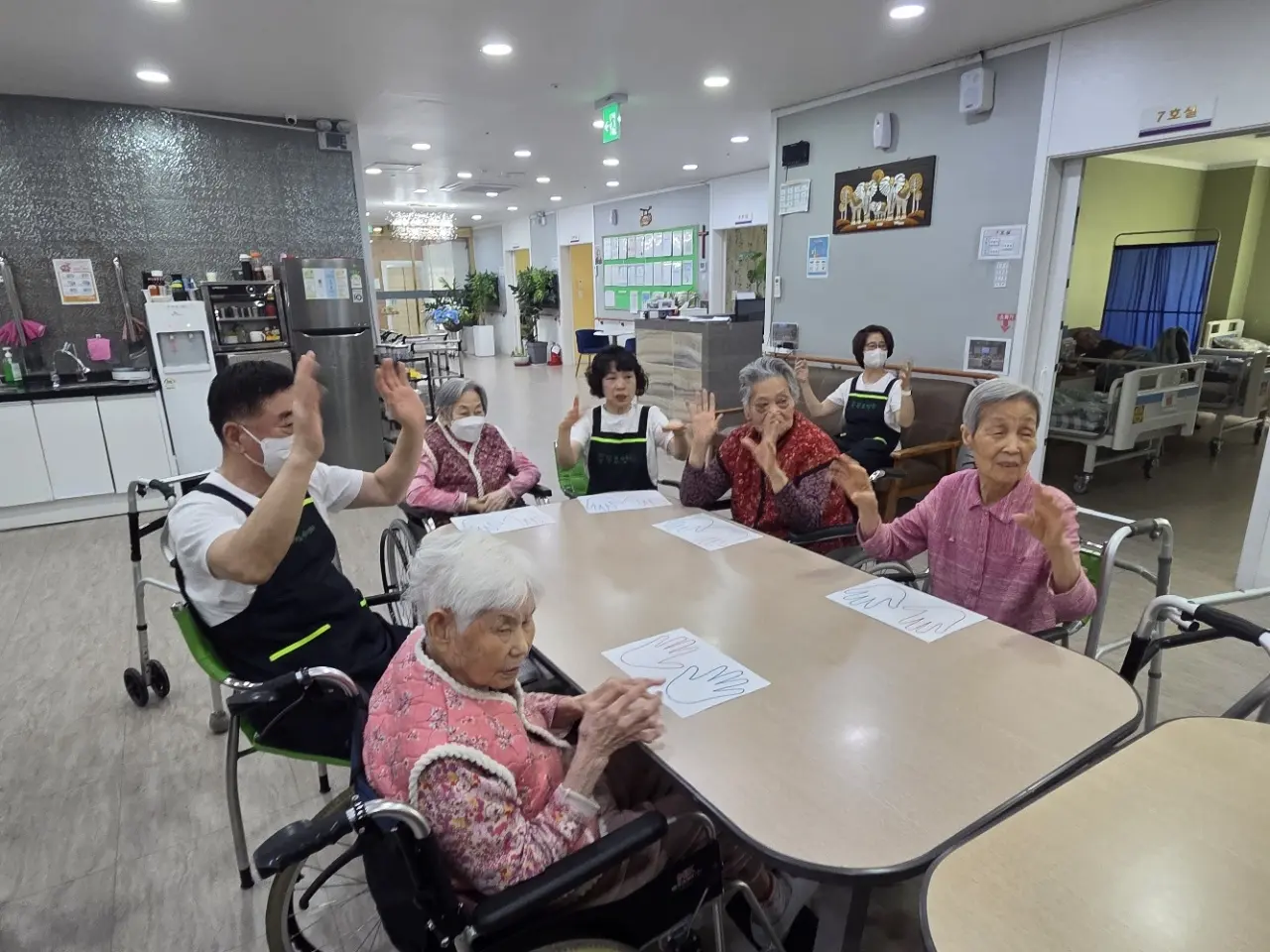 축복요양원 음악프로그램 활동 사진 7